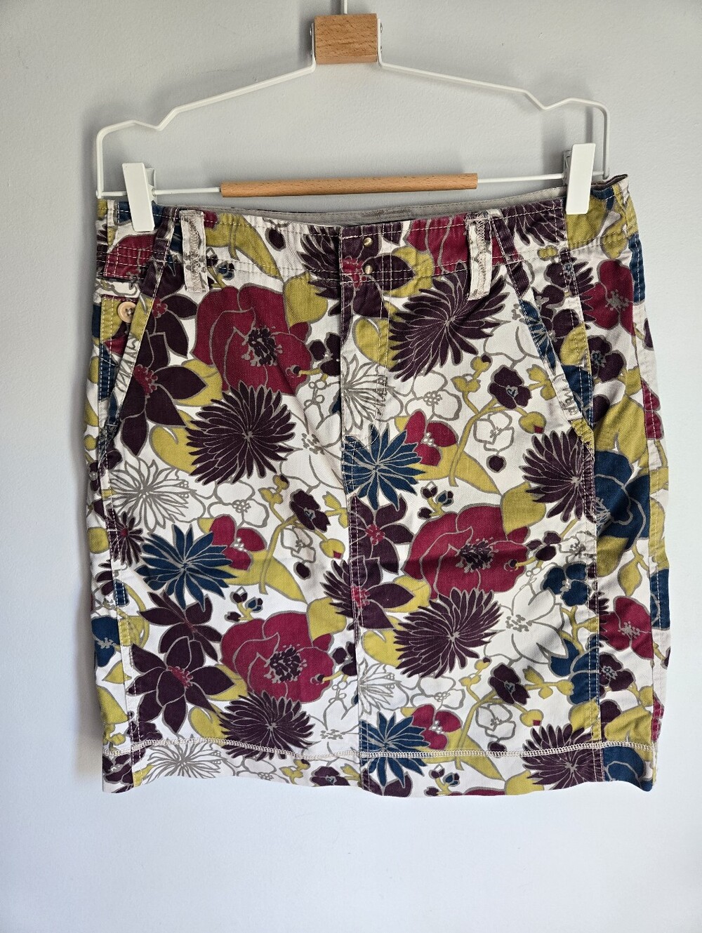 Vintage EDDIE BAUER Floral Mini Cotton Skirt in White, Burgundy & Mustard